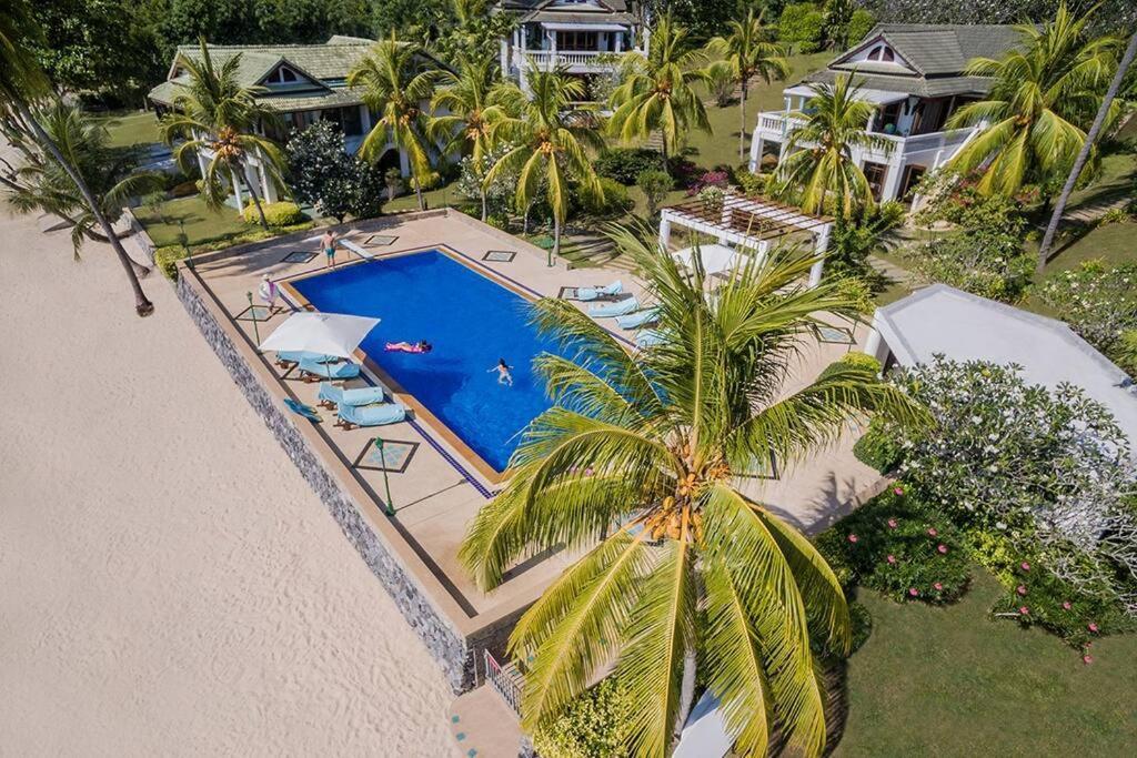 Villa Nirvana - Beachfront Tropical Chic 4Br Haven In Cape Panwa, Phuket Banaumakham Kültér fotó